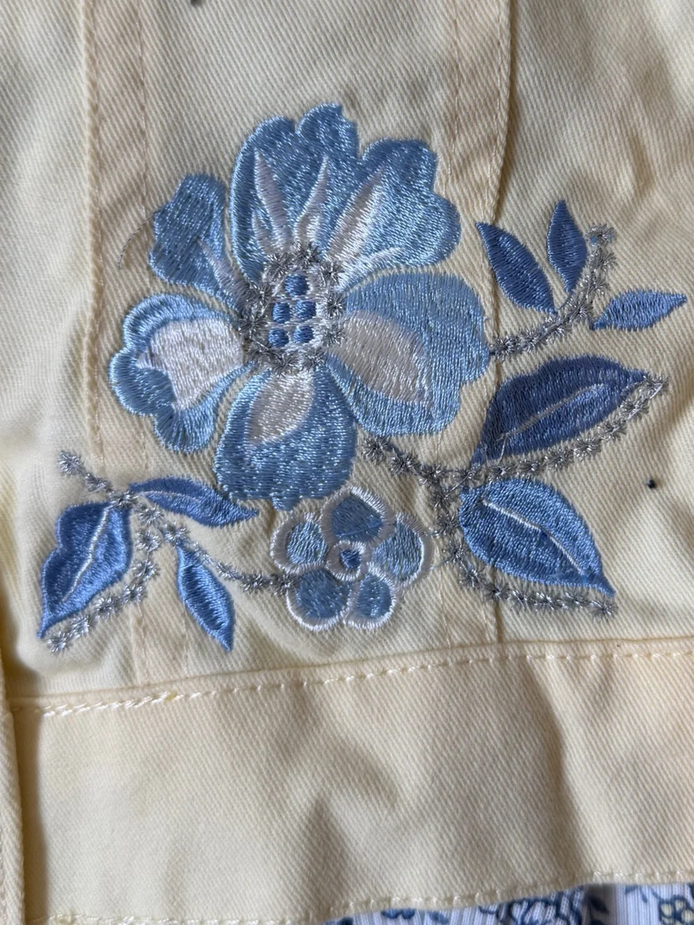 Little Lass 3 piece outfit Yellow Eyelet Jacket with Blue Floral Embroidery - Picture 3 of 6